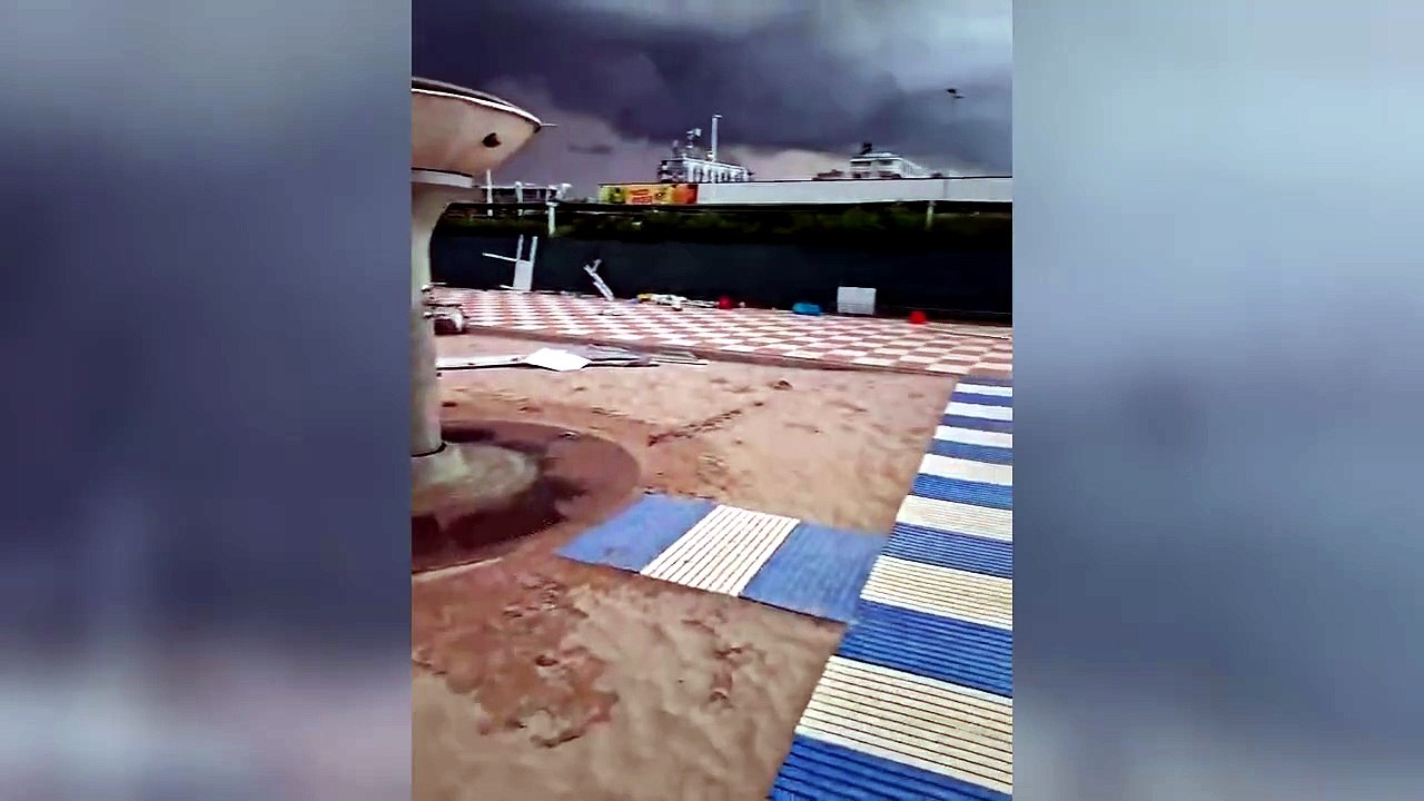 Violenta tromba d'aria nel veneziano, la distruzione nei video del sindaco di Chioggia