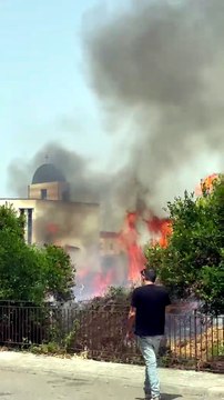 A Saponara il fuoco minaccia il centro abitato: corsa contro il tempo per salvare la chiesa e le case