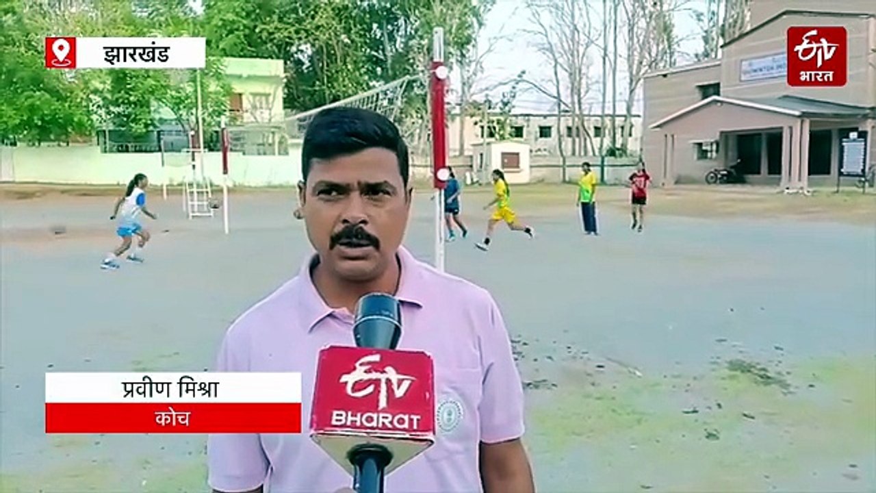 जहां कभी बसता था नक्सल का खौफ, आज वॉलीबॉल का बन रहा गढ़, खिलाड़ियों की ऊंची उड़ान