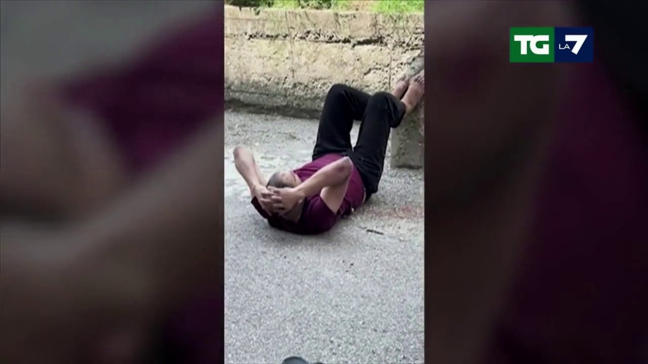 Morte Fakir, l'esclusiva di La7: il video dei momenti precedenti l'intervento della polizia