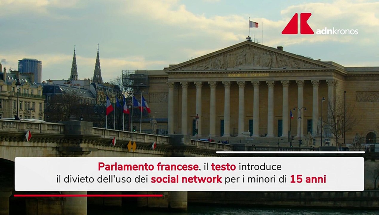 In Francia stop ai social per i minori di 15 anni