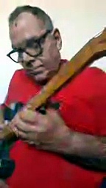 La chitarra#Xandrot Cantautore