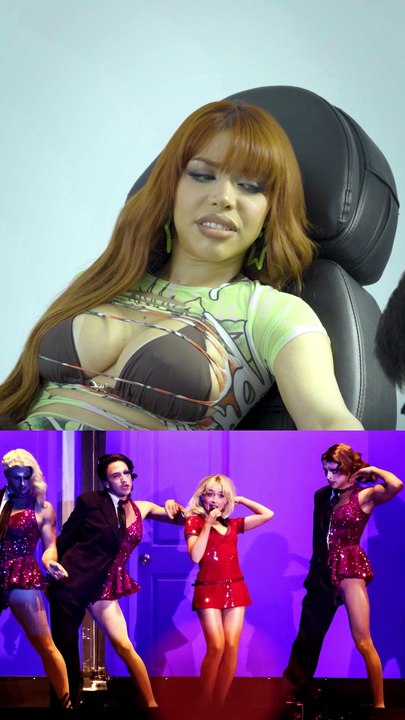 Yeri Mua hablando de Justin Bieber mientras se tatua