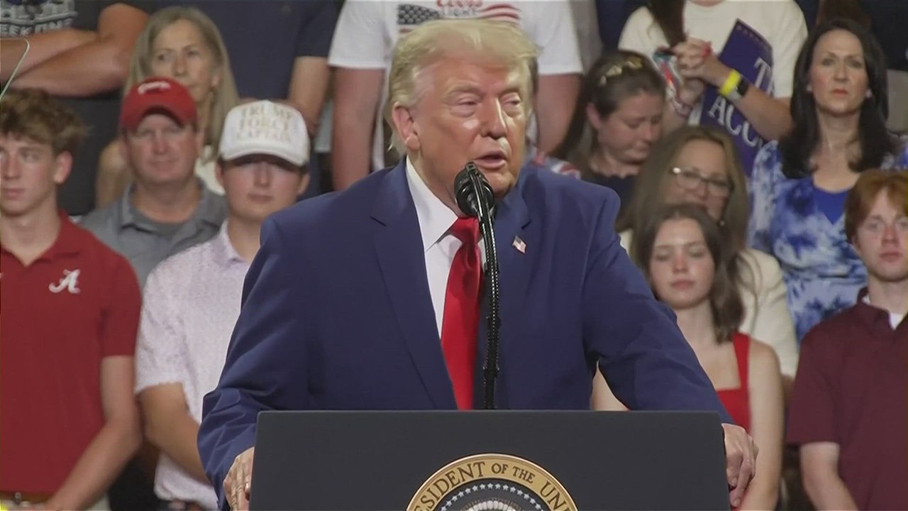 TRUMP honors FALLEN Lt. Tyler Feehan’s family as crowd gives MASSIVE OVATION in Georgia