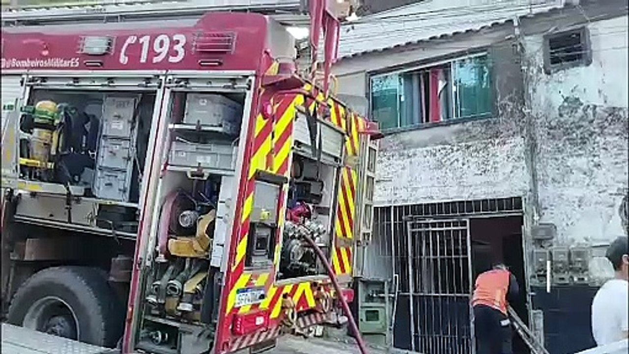 Incêndio atinge casa no bairro Bela Vista, em Cachoeiro