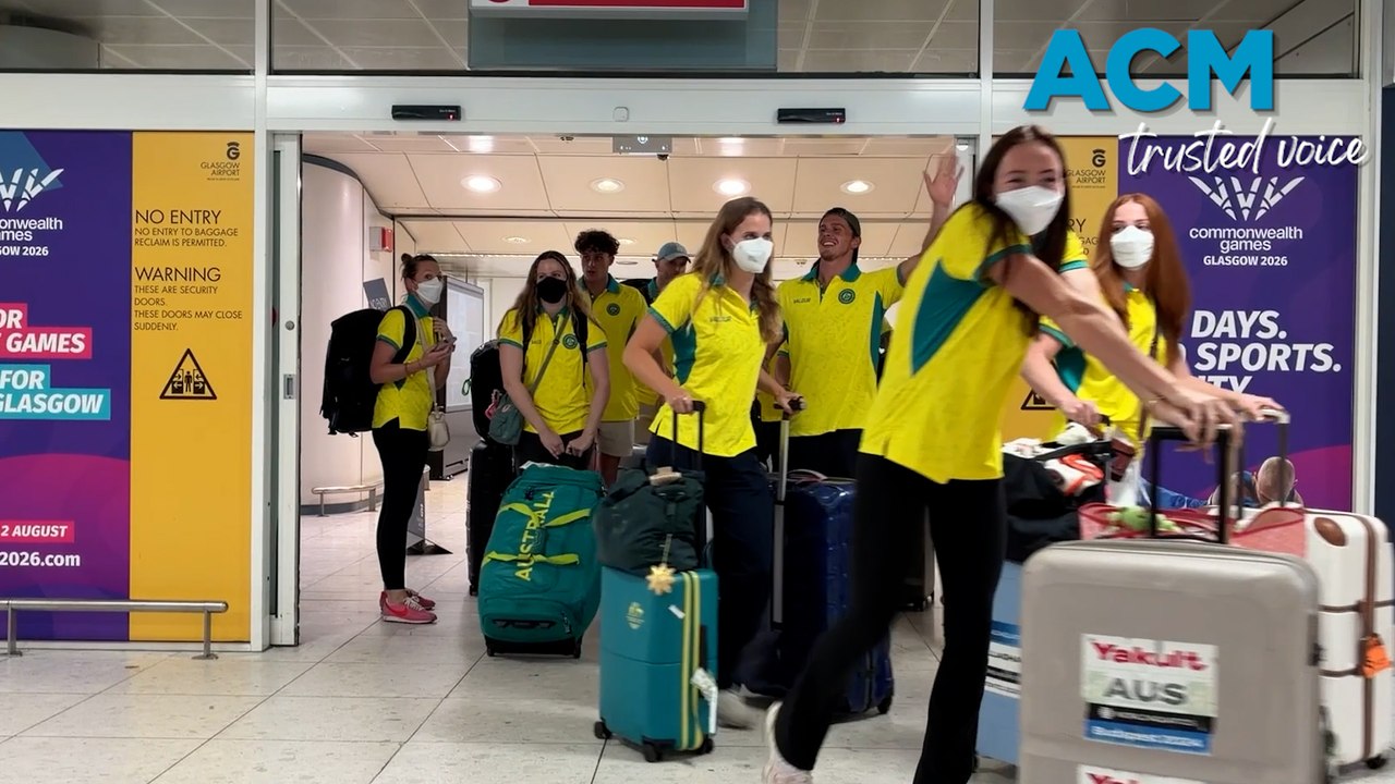Aussie swim team touch down in Glasgow