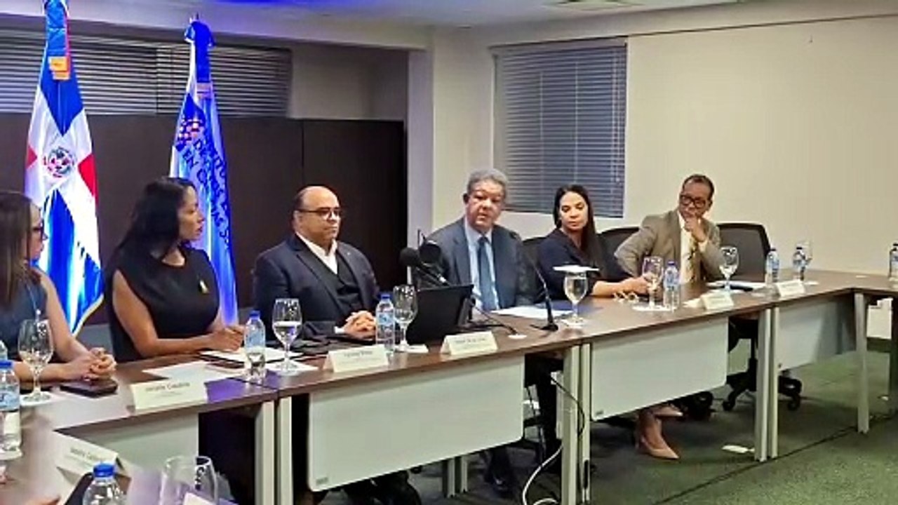 Leonel Fernández resalta la cultura como pilar del desarrollo al presentar agenda de FUNGLODE 2026-2028