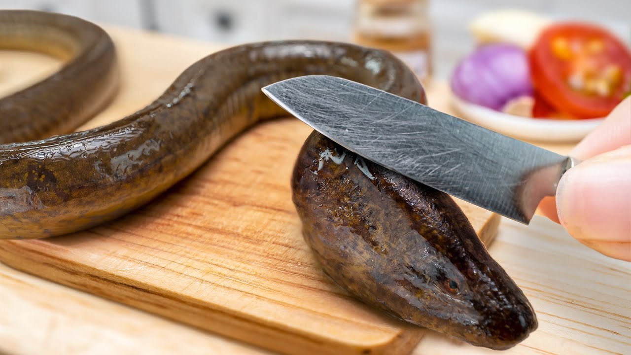 Yummy Miniature Eel with Cheetos Recipe 🐍 Fishing Eel with Egg and Cook in Mini Kitchen - ASMR Video
