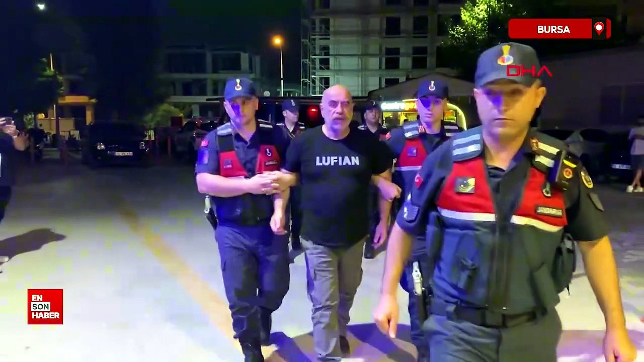 Bursa'da yapılan uyuşturucu operasyonunda yönetmen  Ezel Akay ve kardeşi gözaltına alındı