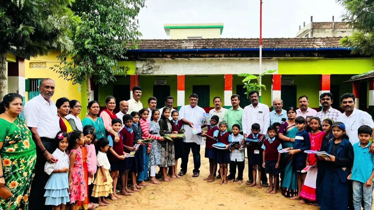 ಶಿಕ್ಷಕರ ಬೃಹತ್ ನೇಮಕಾತಿ | 15,000 ಹುದ್ದೆಗಳು | ಸಂಬಳ, ನೇಮಕಾತಿ ವಿಧಾನ ತಿಳಿಯಲು ವಿಡಿಯೋ ನೋಡಿ