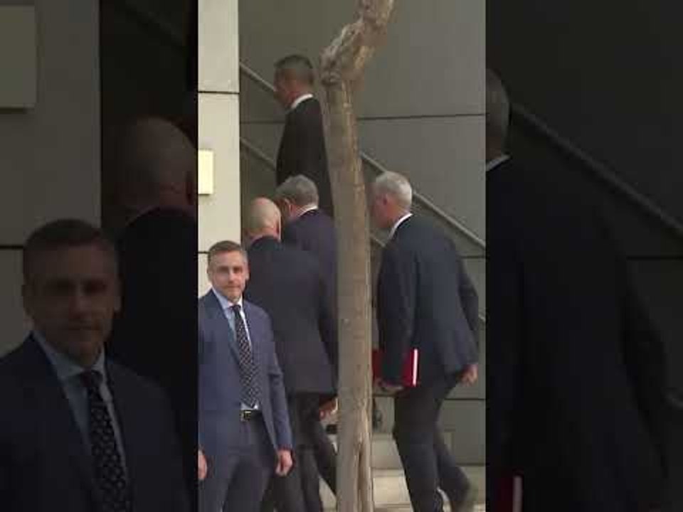 El juez del ‘caso Plus Ultra’ imputa a las hijas de Zapatero y a su secretaria