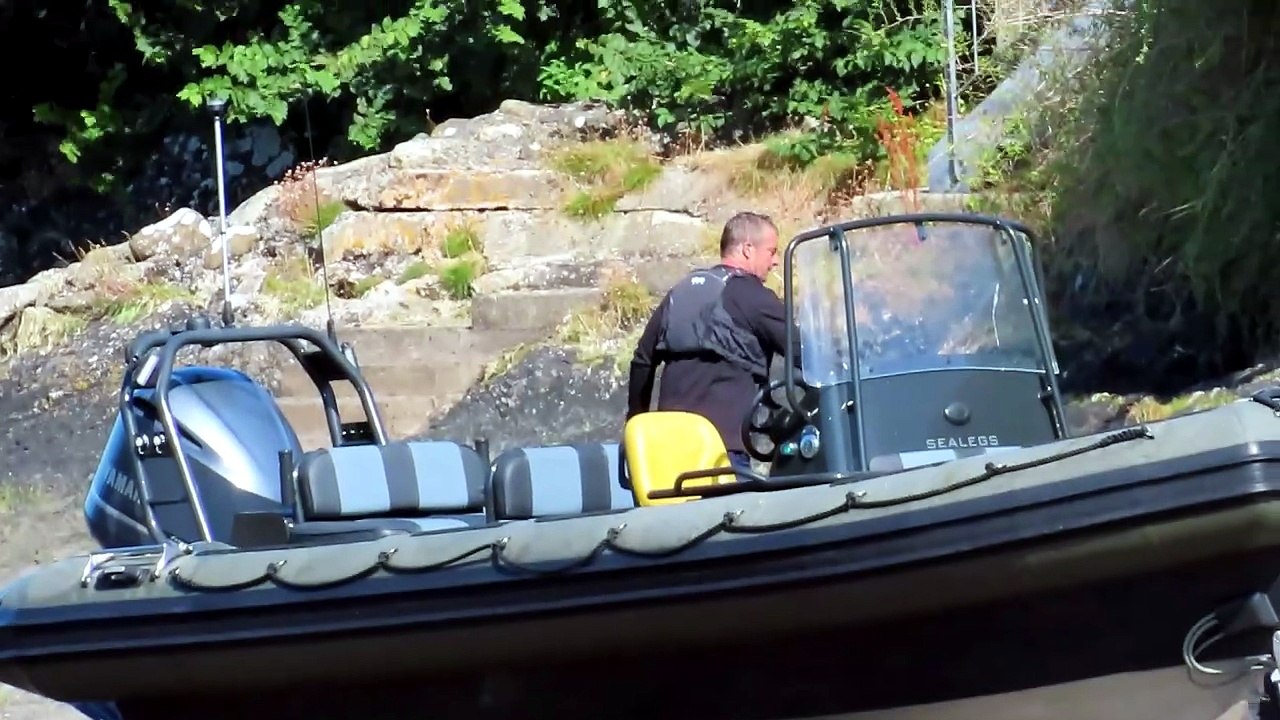 Bear Grylls get Waitrose delivery on Abersoch Beach