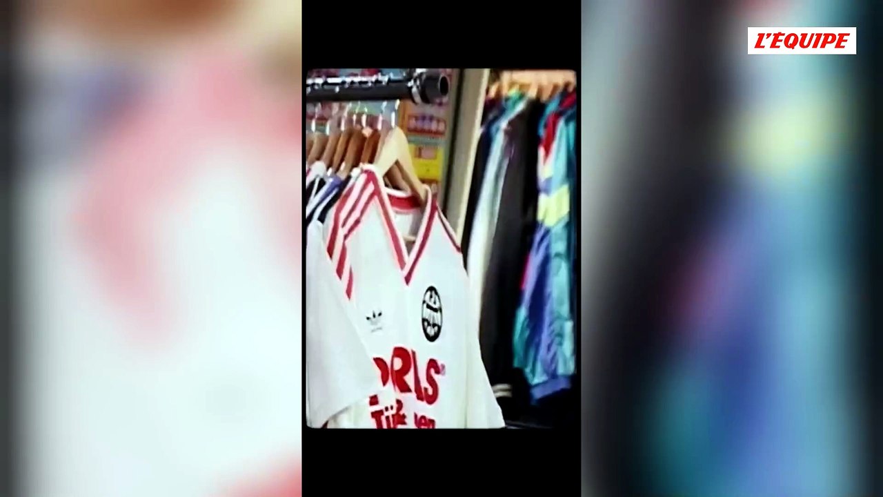 Jay-Jay Okocha de retour à Francfort pour présenter le nouveau maillot extérieur de l’Eintracht - Foot - Bundesliga