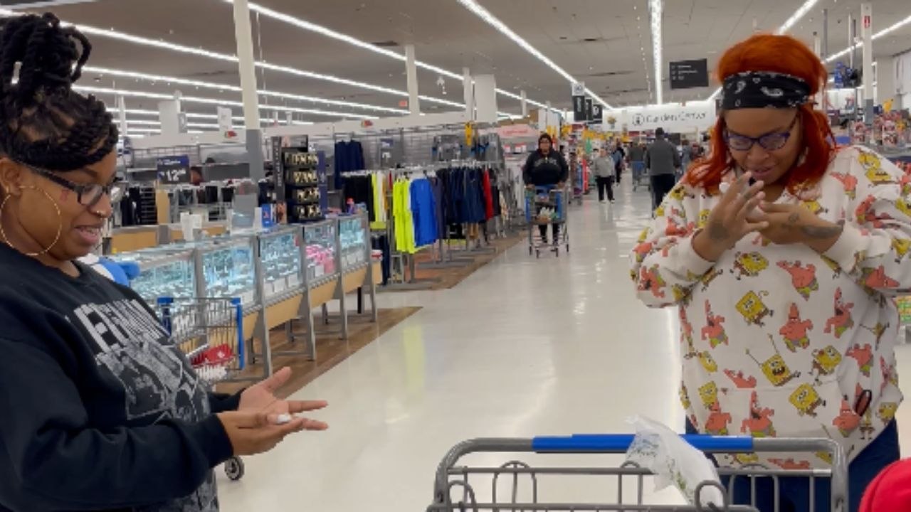 Woman chooses Walmart as the perfect spot to break her pregnancy news to her cousins