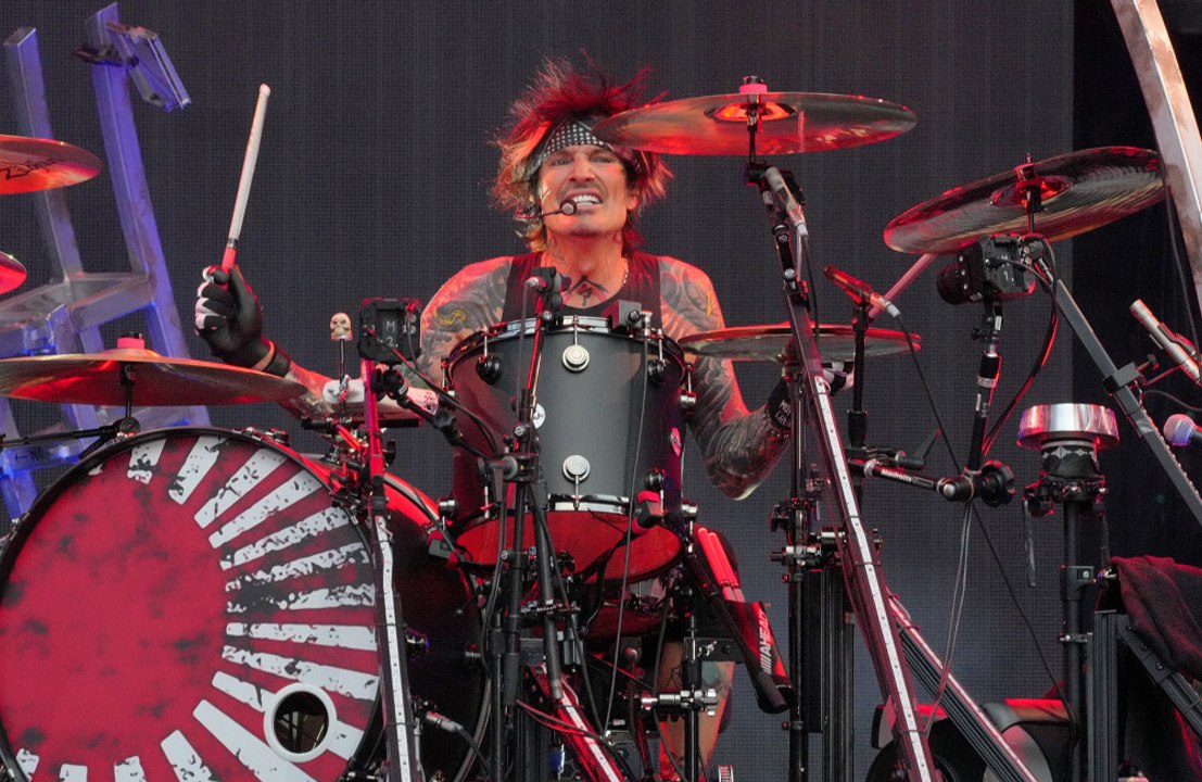 Motley Crue and Nikki Sixx injected Jack Daniels after running out of heroin