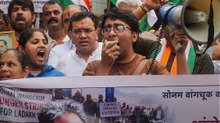 मुंबई में CJP प्रदर्शन के दौरान वायरल हुए 3 वीडियो, सोशल मीडिया पर छिड़ी बहस