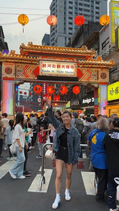 Visiting the Raohe St. Night Market in Taipei