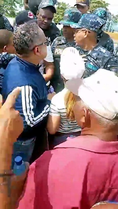 Desalojos, agua y acceso a la autopista: las razones detrás de la protesta en El Valiente