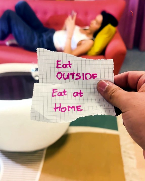 Eat inside or outside 🤔🤣