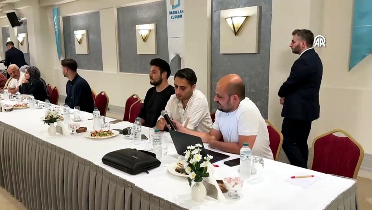 Basın İlan Kurumu Genel Müdürü Çay Trabzon'da gazetecilerle bir araya geldi