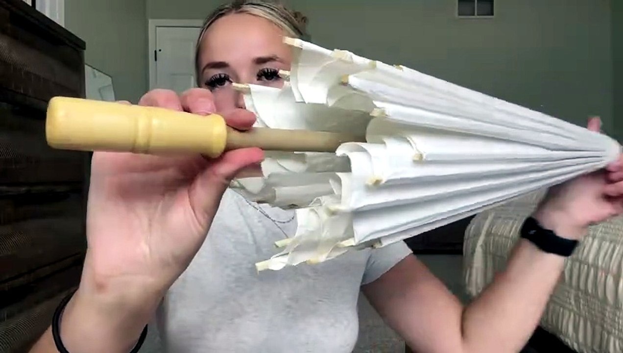 Adorable oiled paper umbrellas