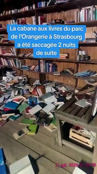 "Certains ouvrages ont été jetés dans l'eau" :...