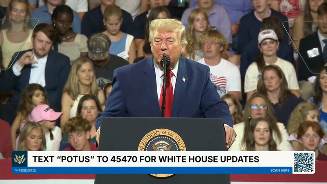 Trump claims ‘communists’ want to ‘blow up Mount Rushmore’ in unhinged rally weave