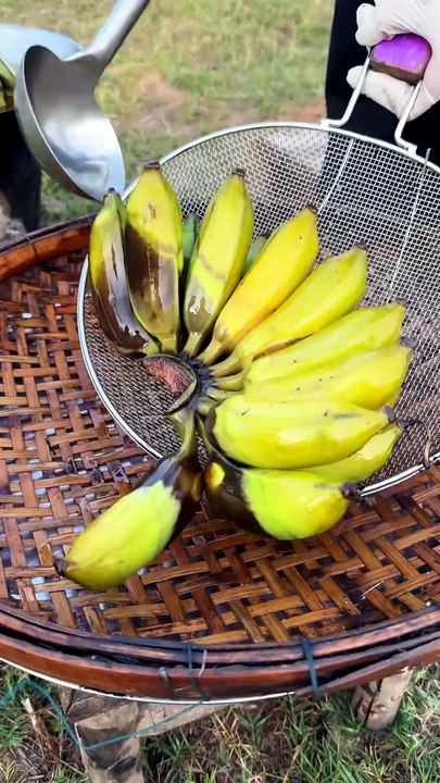 Cooking yummy deep fried banana recipe