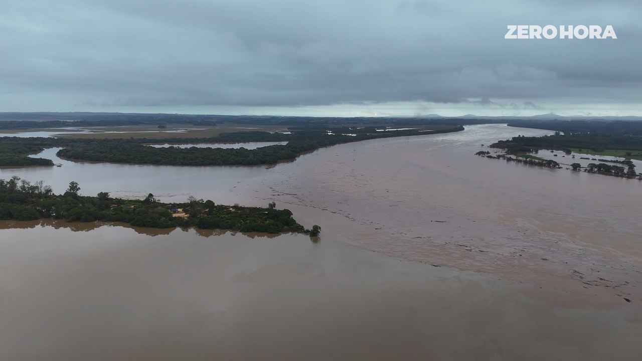 Rio Jacuí sobe mais de um metro acima da cota de inundação e famílias deixam casas em São Jerônimo