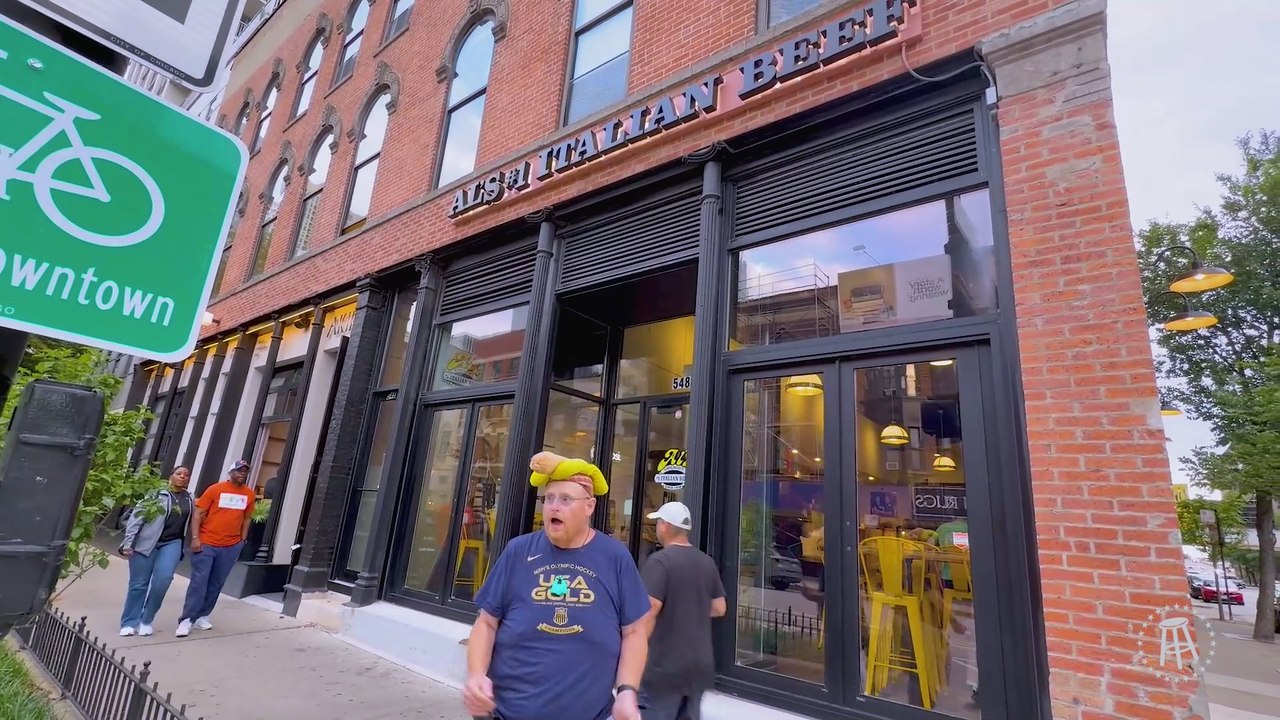 Raw Dogging at Al's #1 Italian Beef in Chicago River North