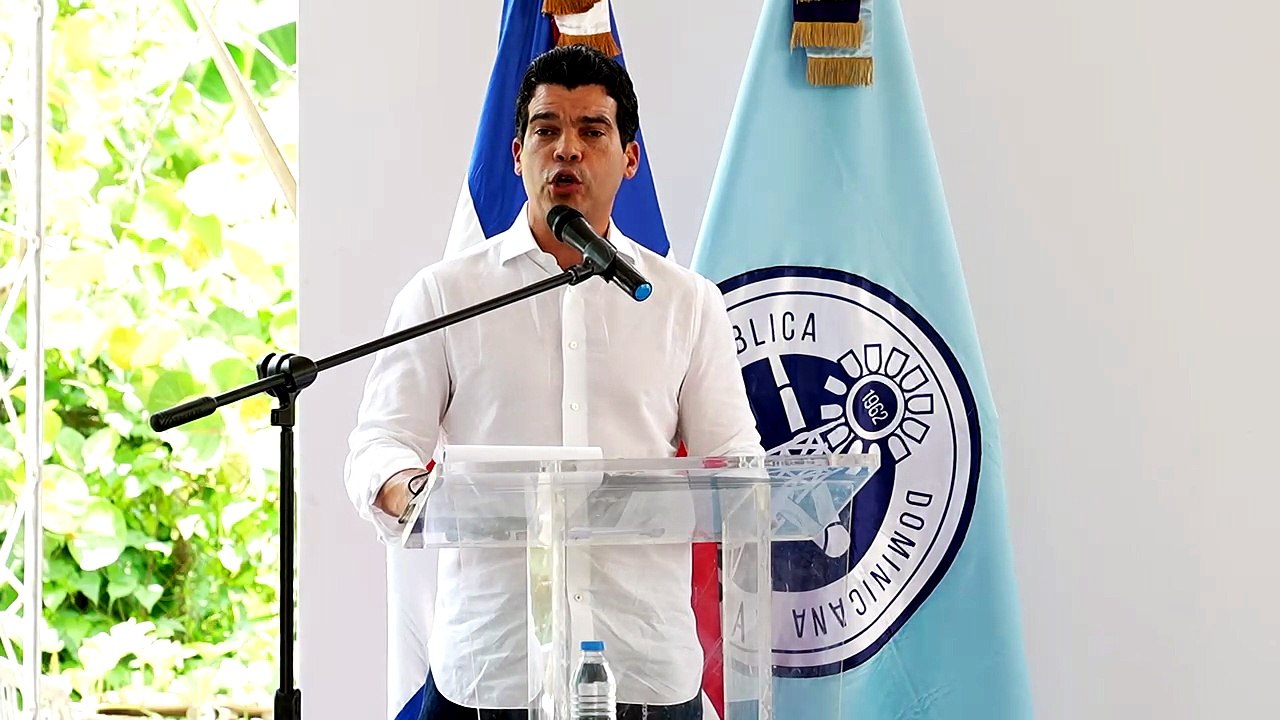 Wellington Arnaud inicia segunda etapa acueducto múltiple Sabana Iglesia, provincia Santiago