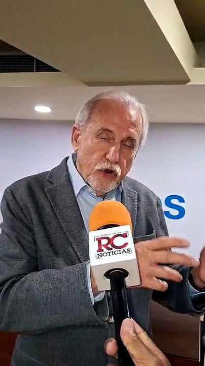 Presentan el libro “El trayecto de un loquero De Madrid a la Florida”, de la autoría del doctor Segundo Imbert Brugal