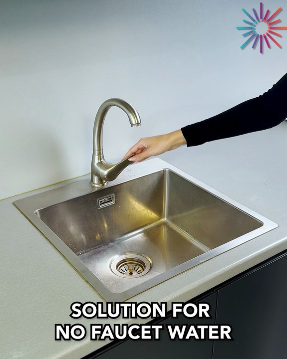 Innovative way to rinse dishes fast when there is no faucet water