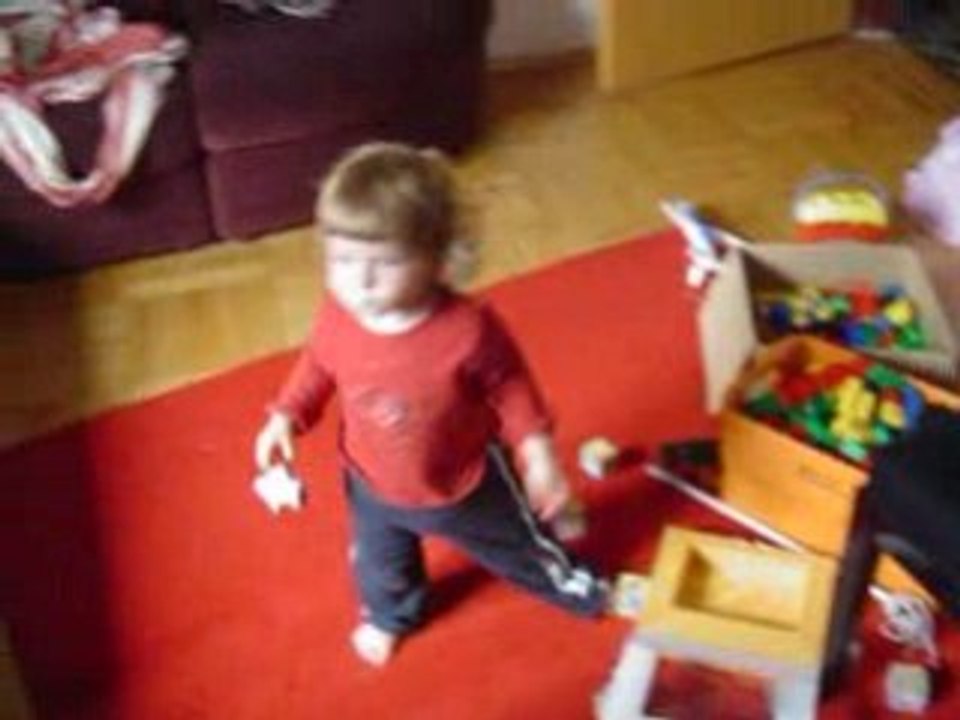 Lea joue lea saute juin 2008