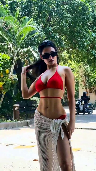 Sassy Poonam New Viral Reel 🔥  Latest Trending Video, Stylish Look & Fashion Vibes