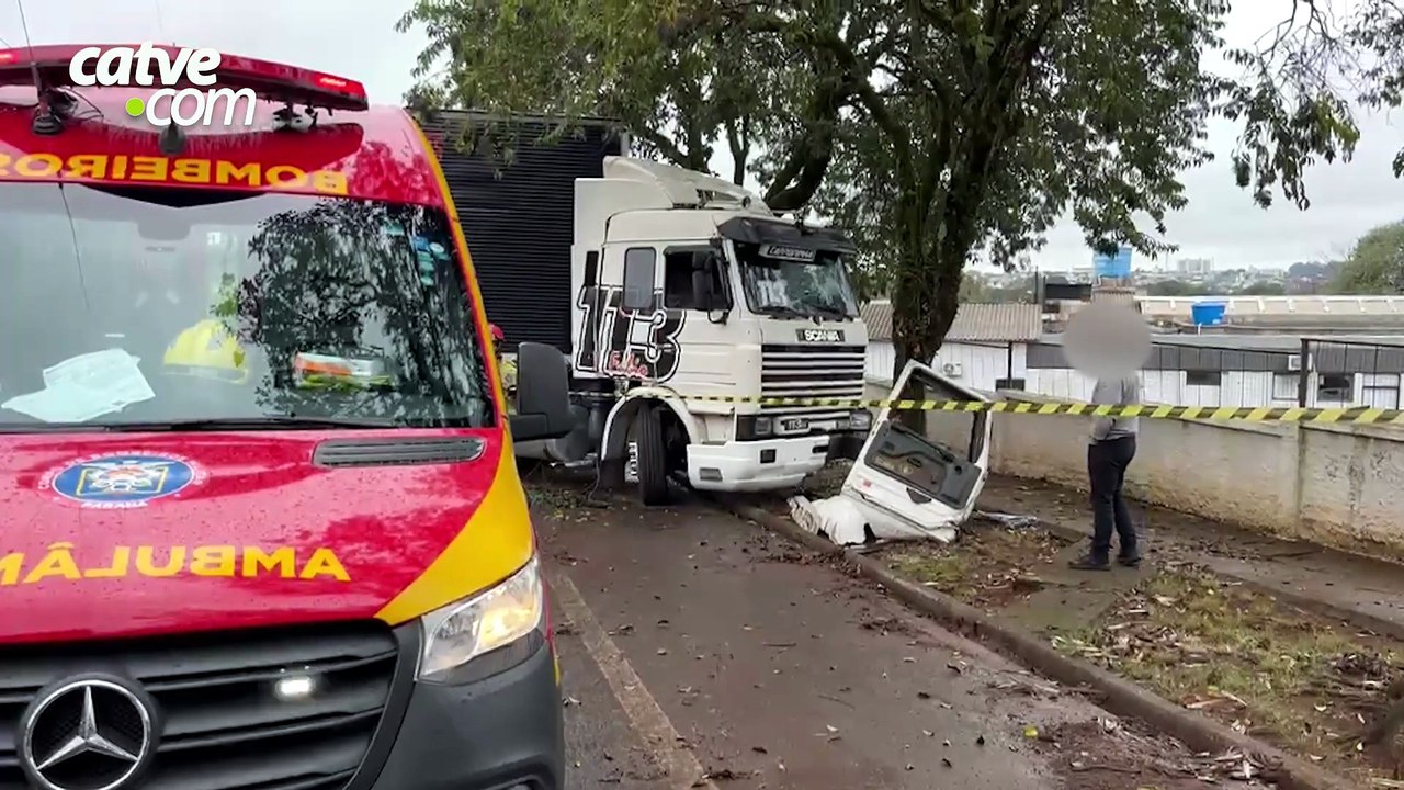 Trabalhador morre após ser atropelado por caminhão no Centro de Cascavel