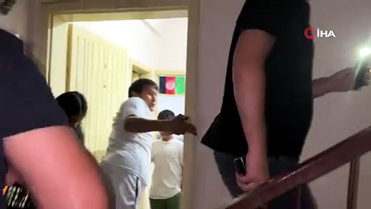 Aksaray'da polisi teyakkuza geçiren hırsızlık ihbarı panik yarattı! Ekipler binayı ablukaya aldı!