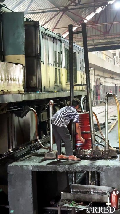 ⛽Feeding the locomotive!🔥🚂
