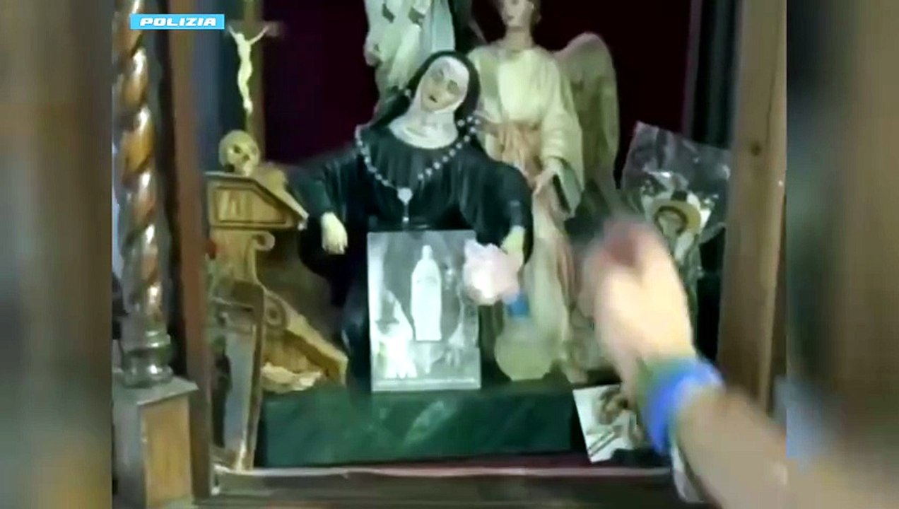 Milano, nascondeva la cocaina nelle statuette religiose: arrestato