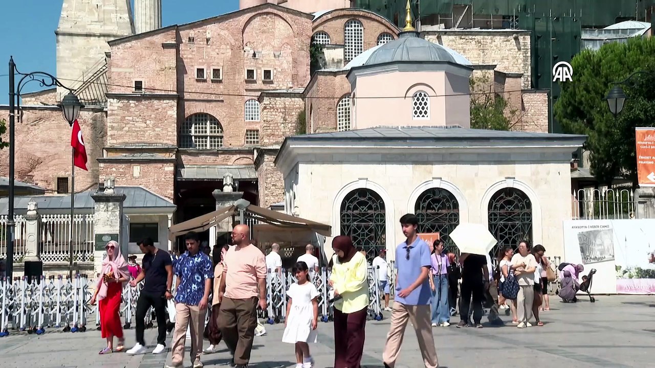 Ayasofya'ya yoğun ilgi: 6 yılda 30 milyondan fazla ziyaretçi ağırladı