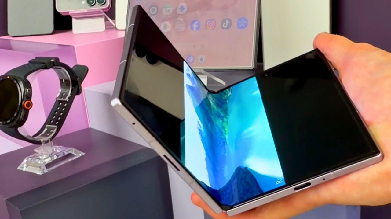 Fold8: así es el nuevo plegable de 2.000 euros con el que Samsung busca ventaja frente a Apple
