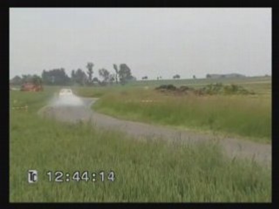 peugeot 205 rallye crash