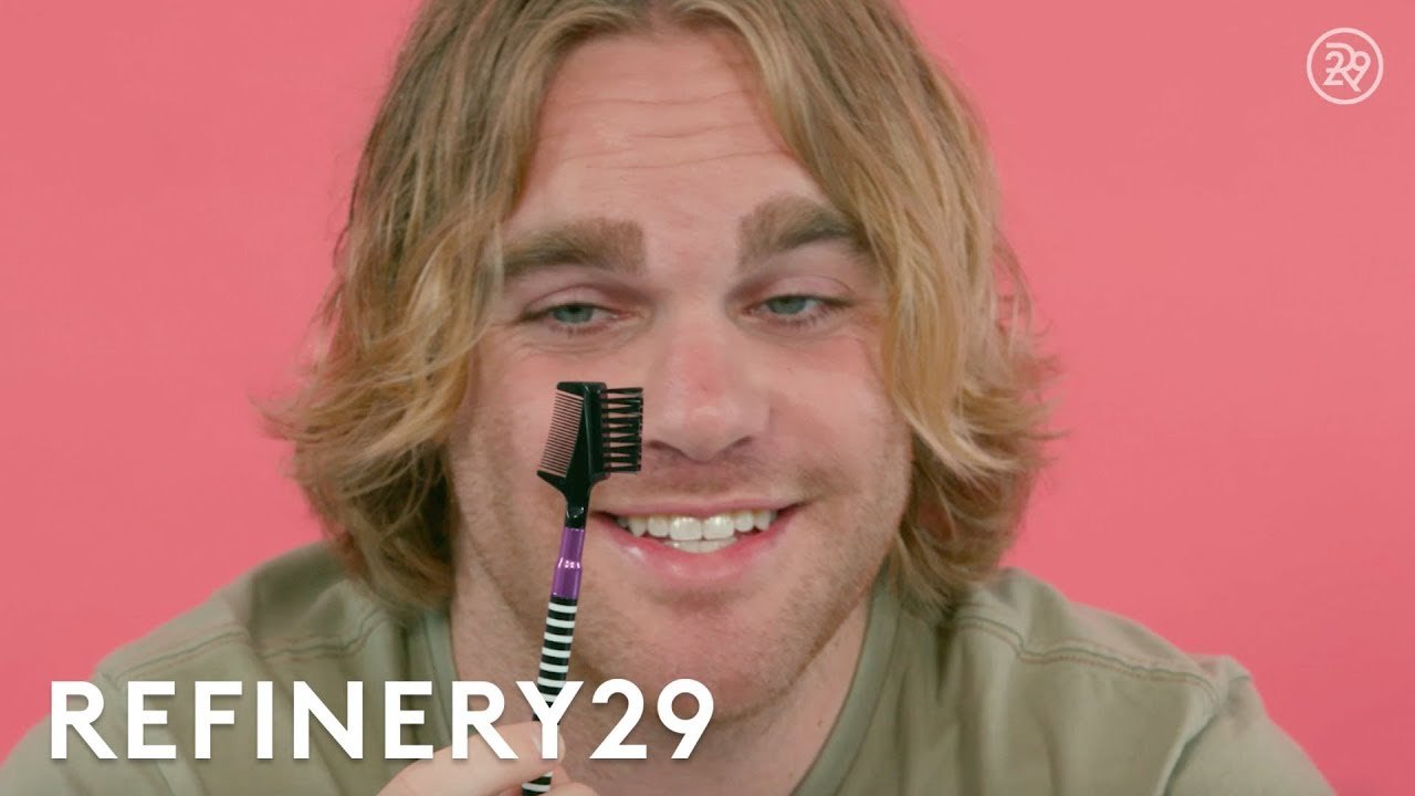 Men Try Wearing Makeup In Public For 3 Days | T...