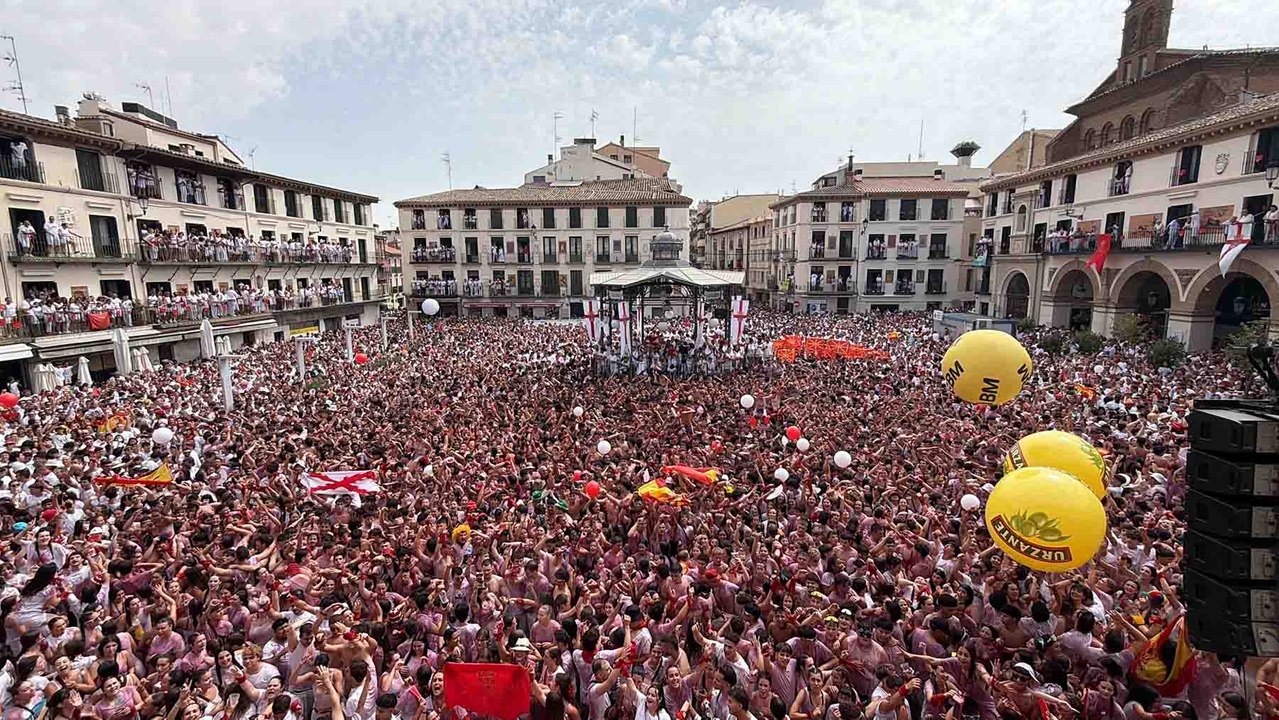 Gritos contra Pedro Sánchez en el inicio de las fiestas de Tudela