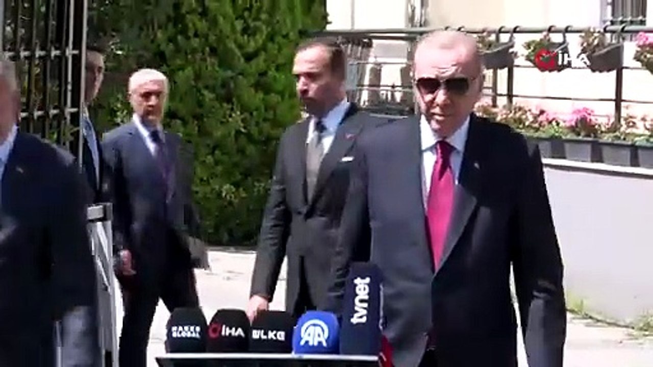 Cumhurbaşkanı Erdoğan: "Ayasofya’nın ibadete açıldığı için bizler gerçekten gururluyuz, mutluyuz ve bu mabet mimari özellikleriyle olsun"