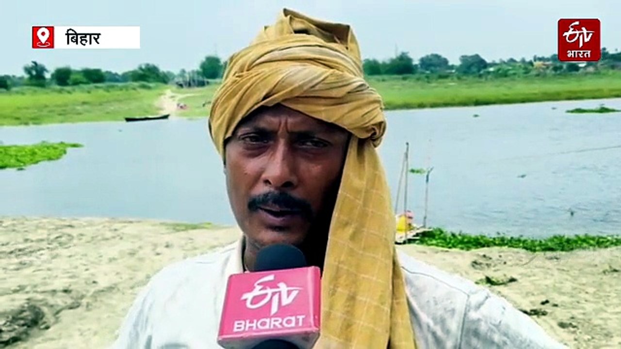 ऐसे होता है मौत का सफर! एक नाव में यात्री, बाइक और साइकिल.. कब बनेगा पुल?