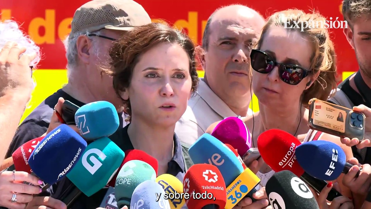Ayuso llama "mamarrachos" a los políticos que buscan "calentar el ambiente" con la gestión de los incendios