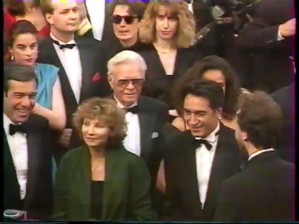1992 - Johnny Hallyday en interview au Festival de Cannes avec Jean Carmet dans le Journal de 20H de TF1 (7 Mai)