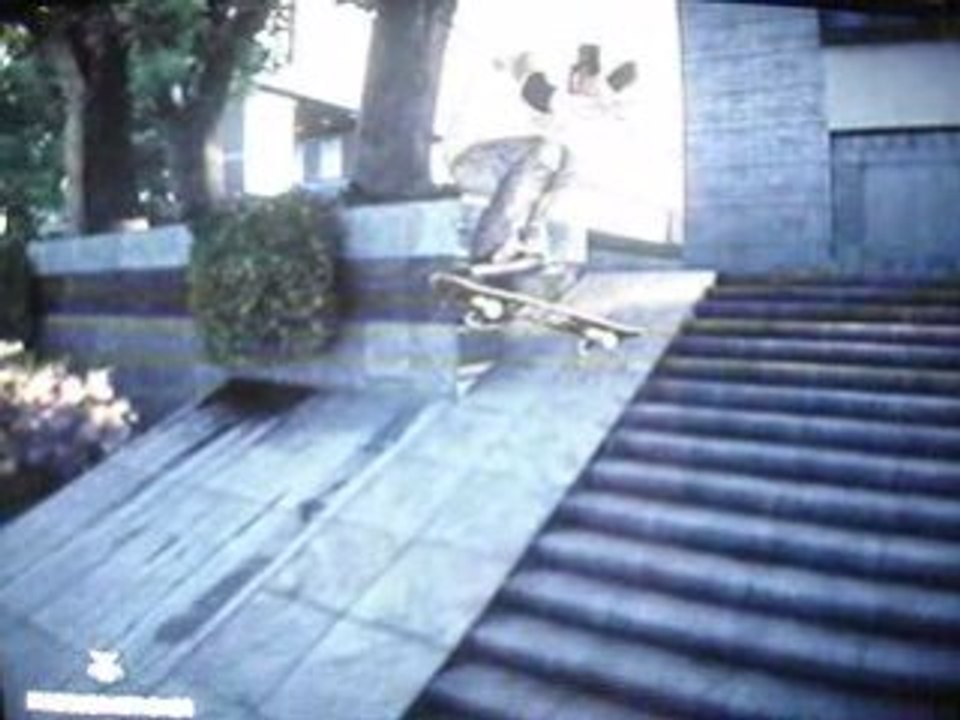 Ea Skate.  Gros Gap marches a coté de l'hopital