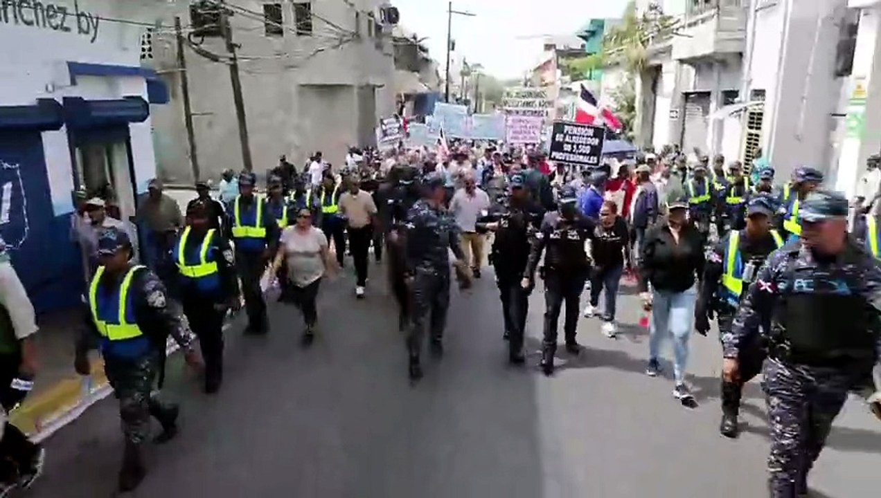 Cadena humana y protesta: agropecuarios marchan al Palacio Nacional en reclamo de respuestas